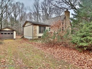 Foreclosed Home - 229 CHAMPLAIN DR, 18466