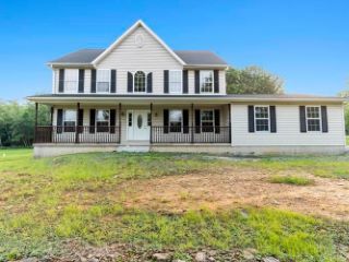 Foreclosed Home - 2084 SUN VALLEY DR, 18610