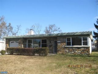 Foreclosed Home - 2119 BOXWOOD DR, 19008