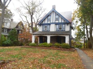 Foreclosed Home - 225 Summit Ave, 19046