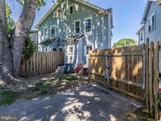 Foreclosed Home - 14 WAVERLY RD, 19083
