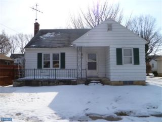Foreclosed Home - 810 CENTER RD, 19567