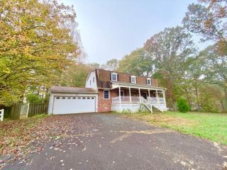 Foreclosed Home - 7111 Knotty Oak Lane, 20112