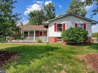 Foreclosed Home - 100 W FREDERICK DR, 20164