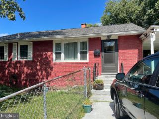 Foreclosed Home - 7200 POWHATAN ST, 20706