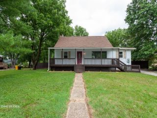 Foreclosed Home - 1007 Louise Rd, 21061