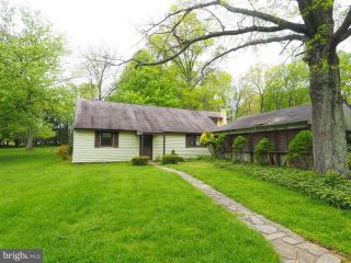 Foreclosed Home - 2233 Knox Ave, 21136