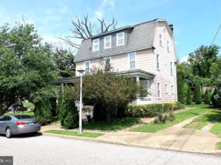 Foreclosed Home - 2401 ROSLYN AVE, 21216