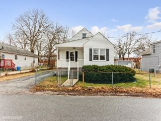 Foreclosed Home - 913 LUTZ AVE, 21221