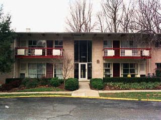 Foreclosed Home - 4303 AMERICANA DR APT 204, 22003