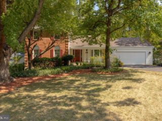 Foreclosed Home - 9134 FISHERMANS LN, 22153