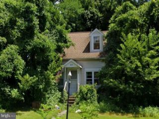 Foreclosed Home - 826 GLYNDON ST SE, 22180