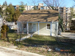 Foreclosed Home - 2406 FORT DR, 22303