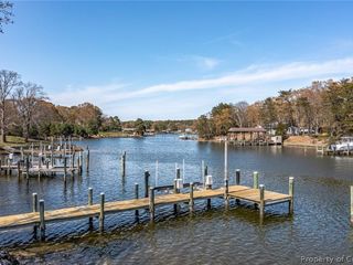 Foreclosed Home - 562 OYSTER POINT DR, 22539