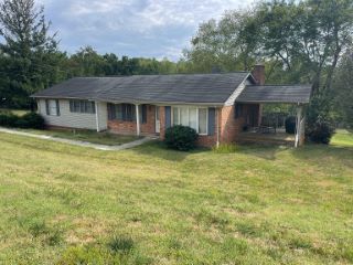 Foreclosed Home - 635 STONE SPRING RD, 22801