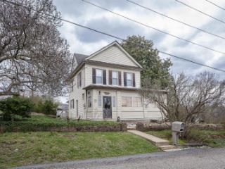 Foreclosed Home - 300 N 3RD ST, 22849
