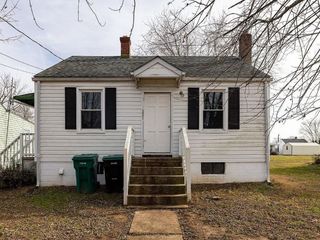 Foreclosed Home - 321 2ND AVE, 22853