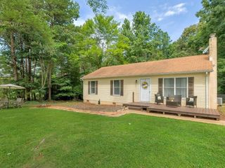 Foreclosed Home - 2597 RIDGE RD, 22963