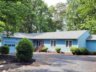 Foreclosed Home - 34 BUNKER BLVD, 22963