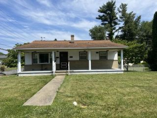 Foreclosed Home - 201 HOWARD AVE, 22980