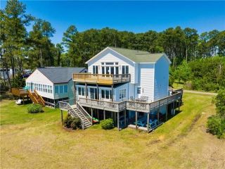 Foreclosed Home - 140 SHORE DR, 23138