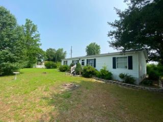 Foreclosed Home - 1111 THE FORGE RD, 23148