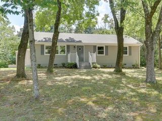 Foreclosed Home - 106 WINSTON DR, 23185