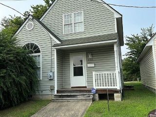 Foreclosed Home - 2106 NEWBOURNE ST, 23223