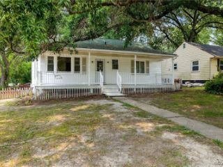 Foreclosed Home - 2300 LENORA LN, 23230