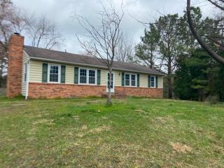 Foreclosed Home - 10500 Claybar Trail, 23236