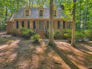 Foreclosed Home - 2231 S PROVIDENCE RD, 23236