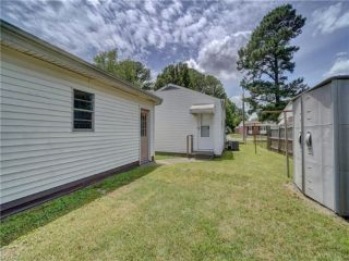 Foreclosed Home - 1207 DRAYTON RD, 23324