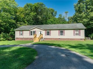 Foreclosed Home - 20133 BATTERY PARK RD, 23430