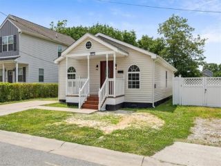 Foreclosed Home - 221 WOODROW AVE, 23434