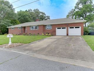 Foreclosed Home - 817 NORMANDY DR, 23434
