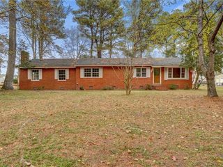 Foreclosed Home - 612 MURPHYS MILL RD, 23434