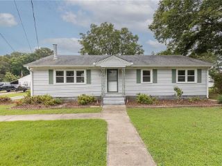 Foreclosed Home - 109 KINGSDALE RD, 23434