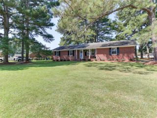 Foreclosed Home - 832 MAYFLOWER DR, 23434