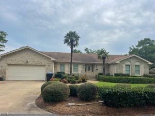 Foreclosed Home - 3109 DOLPHIN RD, 23451