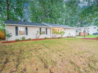 Foreclosed Home - 404 GARRISON PL, 23452