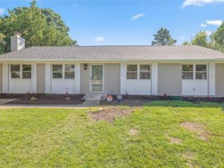 Foreclosed Home - 1060 SALISBURY DR, 23453