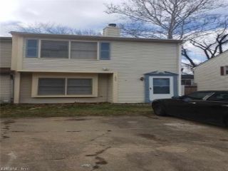 Foreclosed Home - 1005 COMMONWEALTH PL, 23464