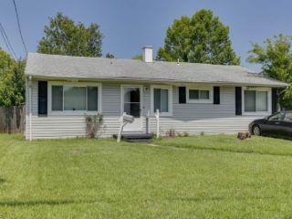 Foreclosed Home - 1440 RIVER OAKS DR, 23502