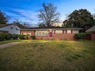Foreclosed Home - 5568 BAYBERRY DR, 23502