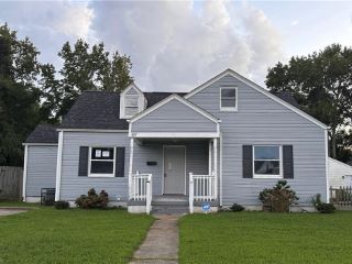 Foreclosed Home - 427 FISHERMANS RD, 23503