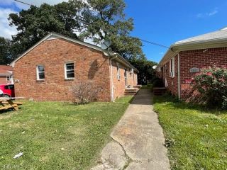 Foreclosed Home - 1328 E BALVIEW AVE, 23503