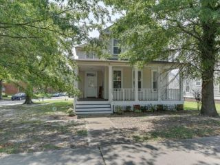 Foreclosed Home - 1301 CHURCH ST, 23504
