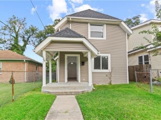 Foreclosed Home - 120 FORREST AVE, 23505
