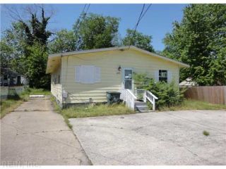 Foreclosed Home - 2349 BALLENTINE BLVD, 23509