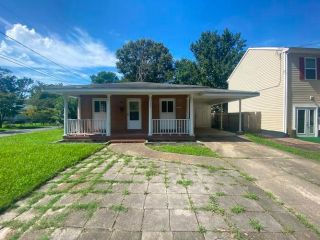 Foreclosed Home - 1264 Strand St, 23513